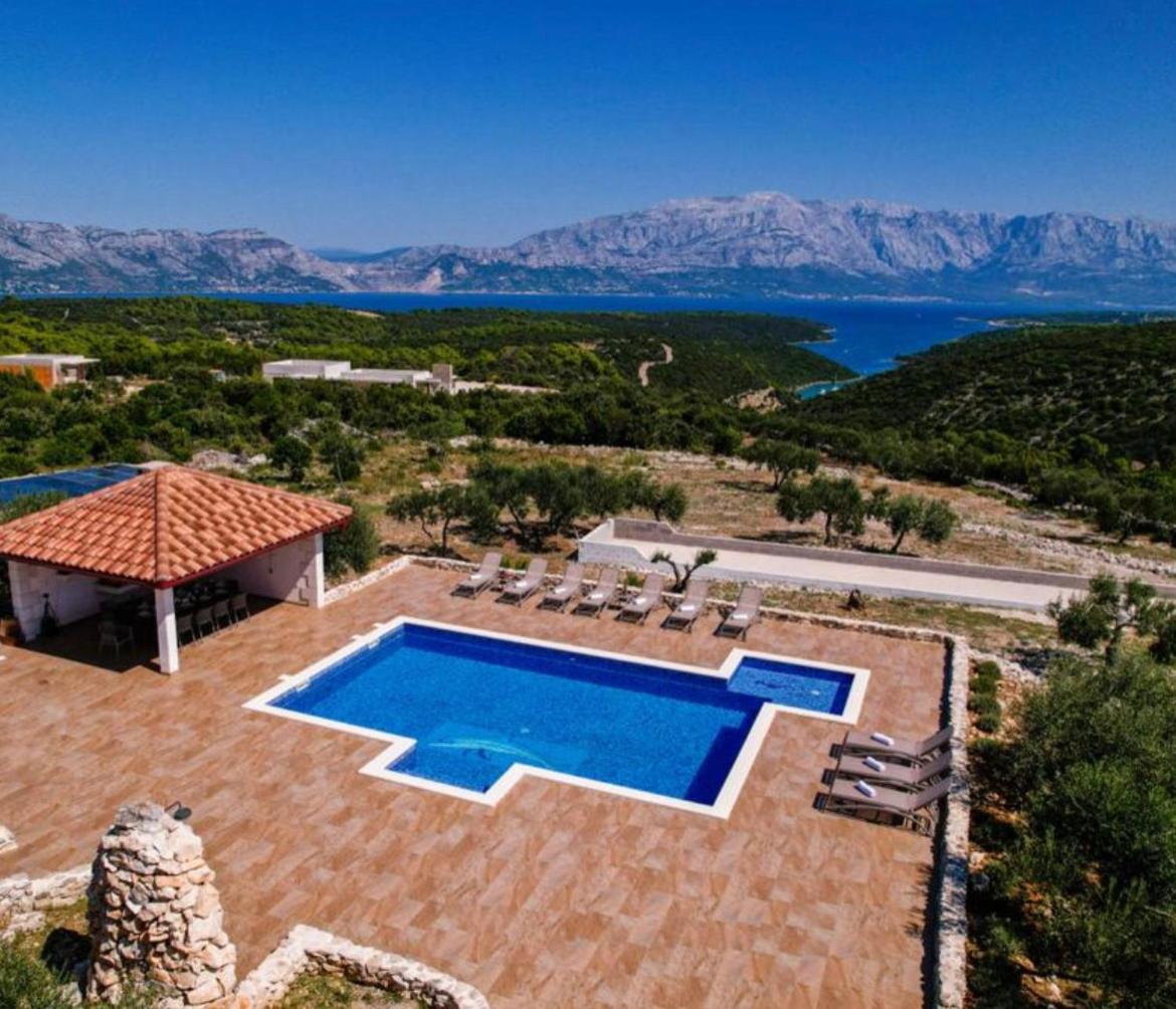 Luisa - 2 Haeuser, 6 Schlafzimmer Insel Brac - Pool, Grill, Kamin, Tischtennis, Boccia Пучишча